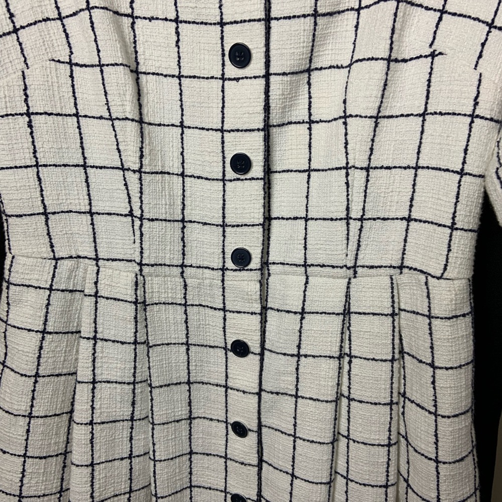 Dress - Picture 8 of 9